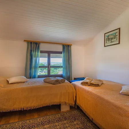 Amazing In With Kitchen Apartment *
